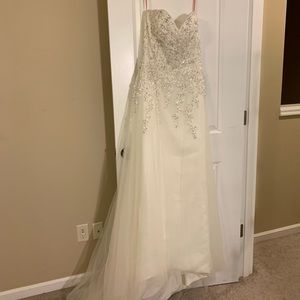 Wedding Dress, Size 14, Never Worn